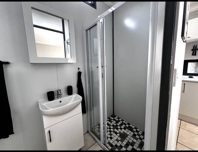 1 BEDROOM APARTMENT TO LET IN TABLE VIEW